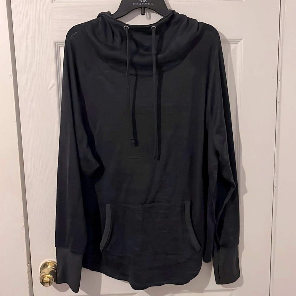 Dark navy blue hoodie with thumb holes